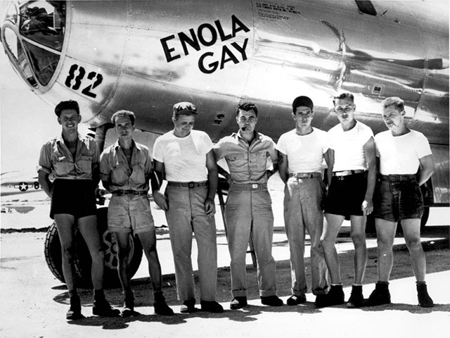 Enola Gay, Major Thomas Ferebee and crew