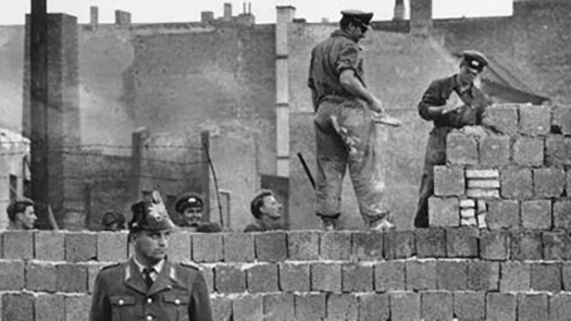 Construction of Berlin Wall, 1961